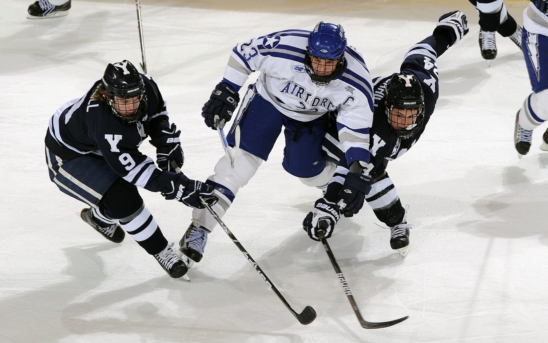 哈兰德梅开二度,继续领跑英超射手榜,英超最佳