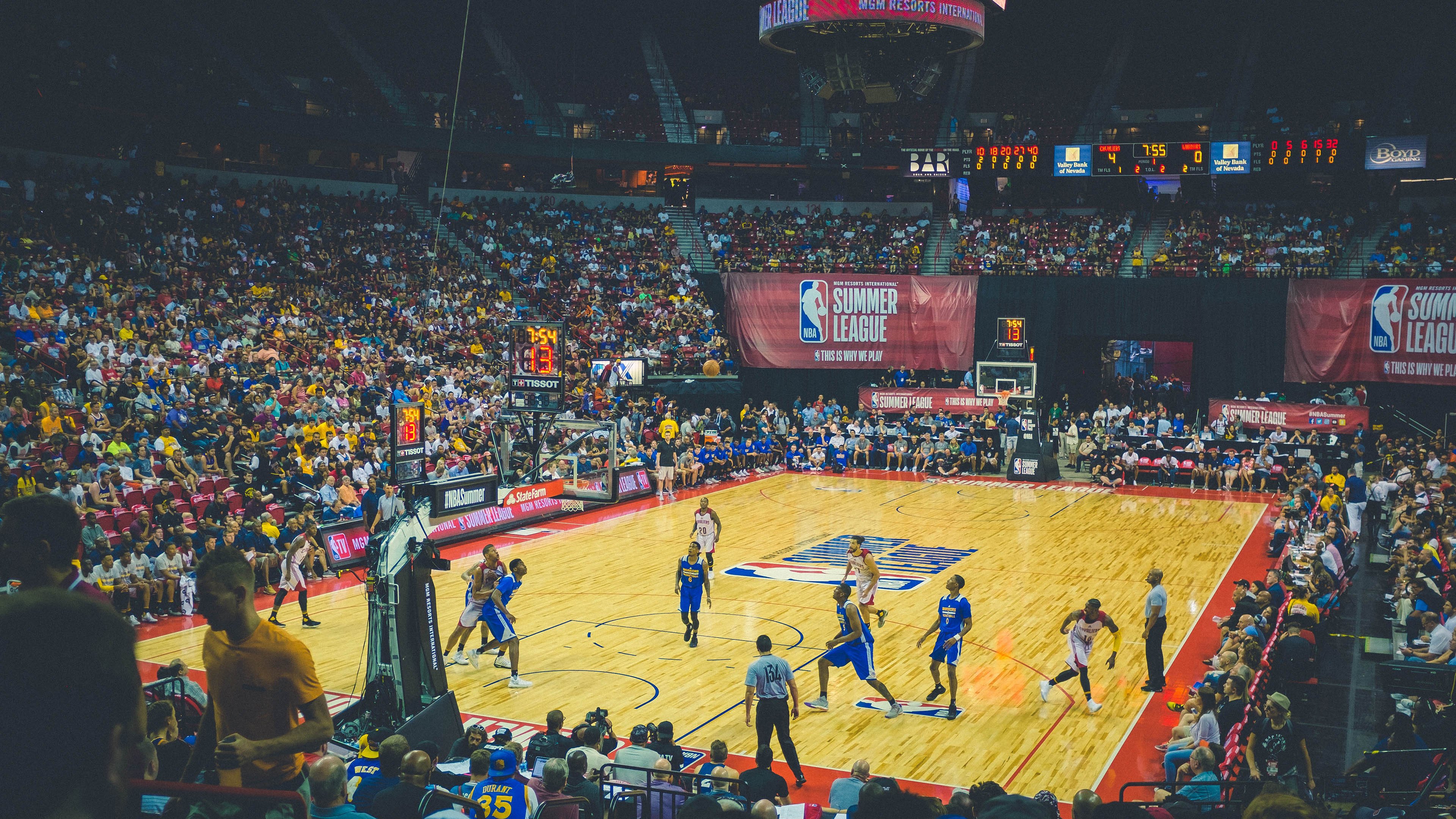 最先进的车身材料带来极速体验，较先进的车体材料